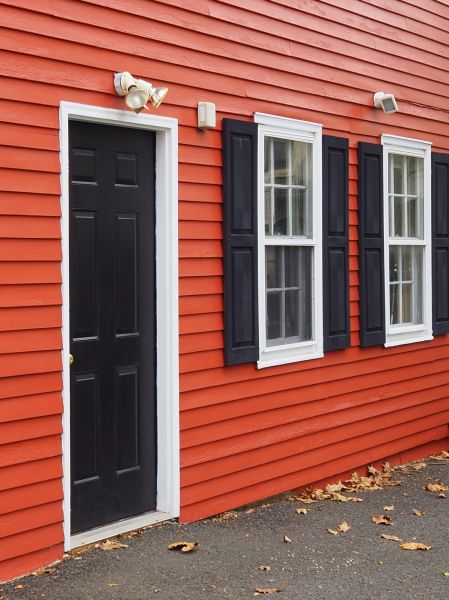 Cost of Red Vinyl Siding Installation in Novato